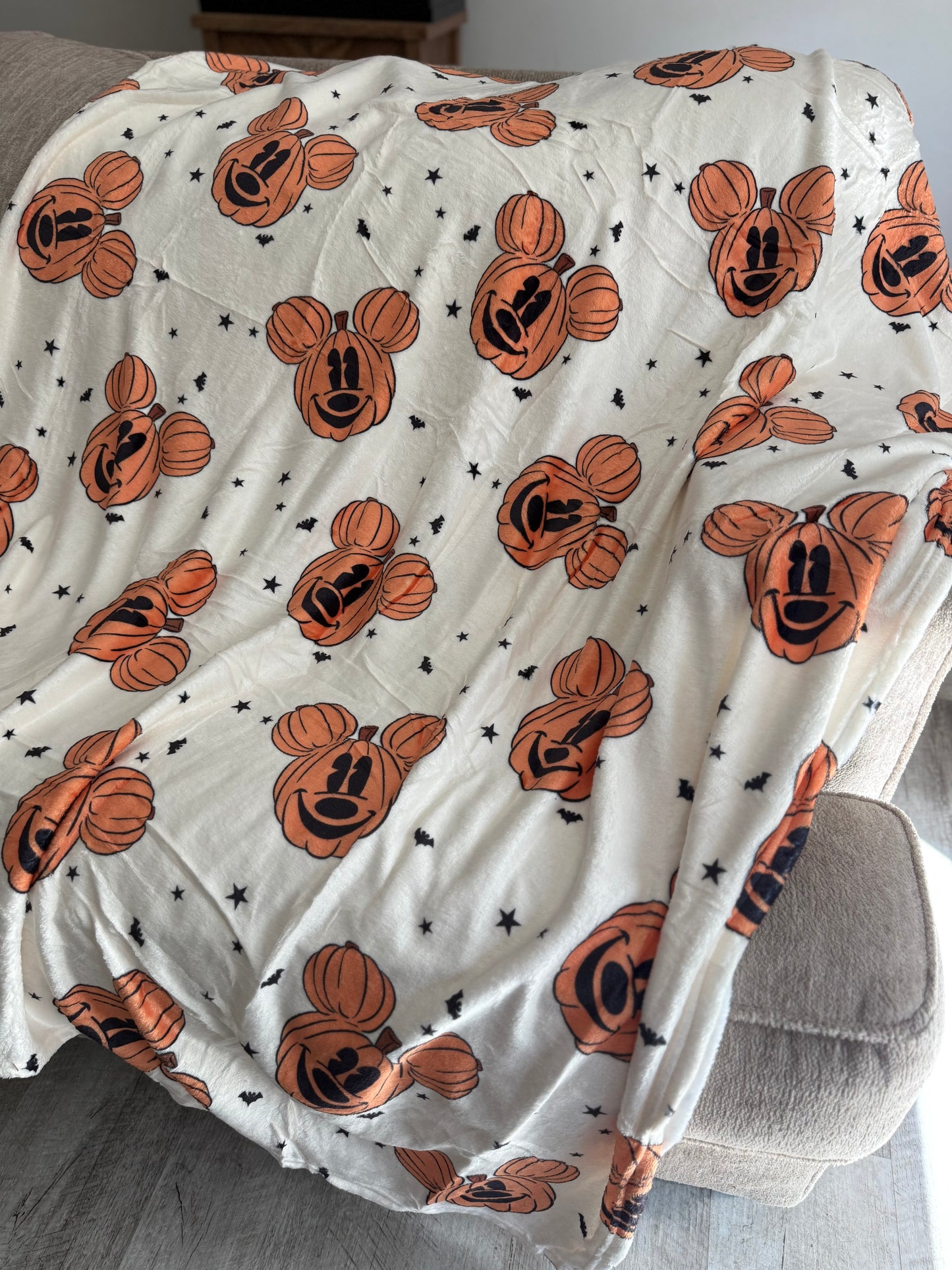 RTS- PUMPKIN - MINKY BLANKET