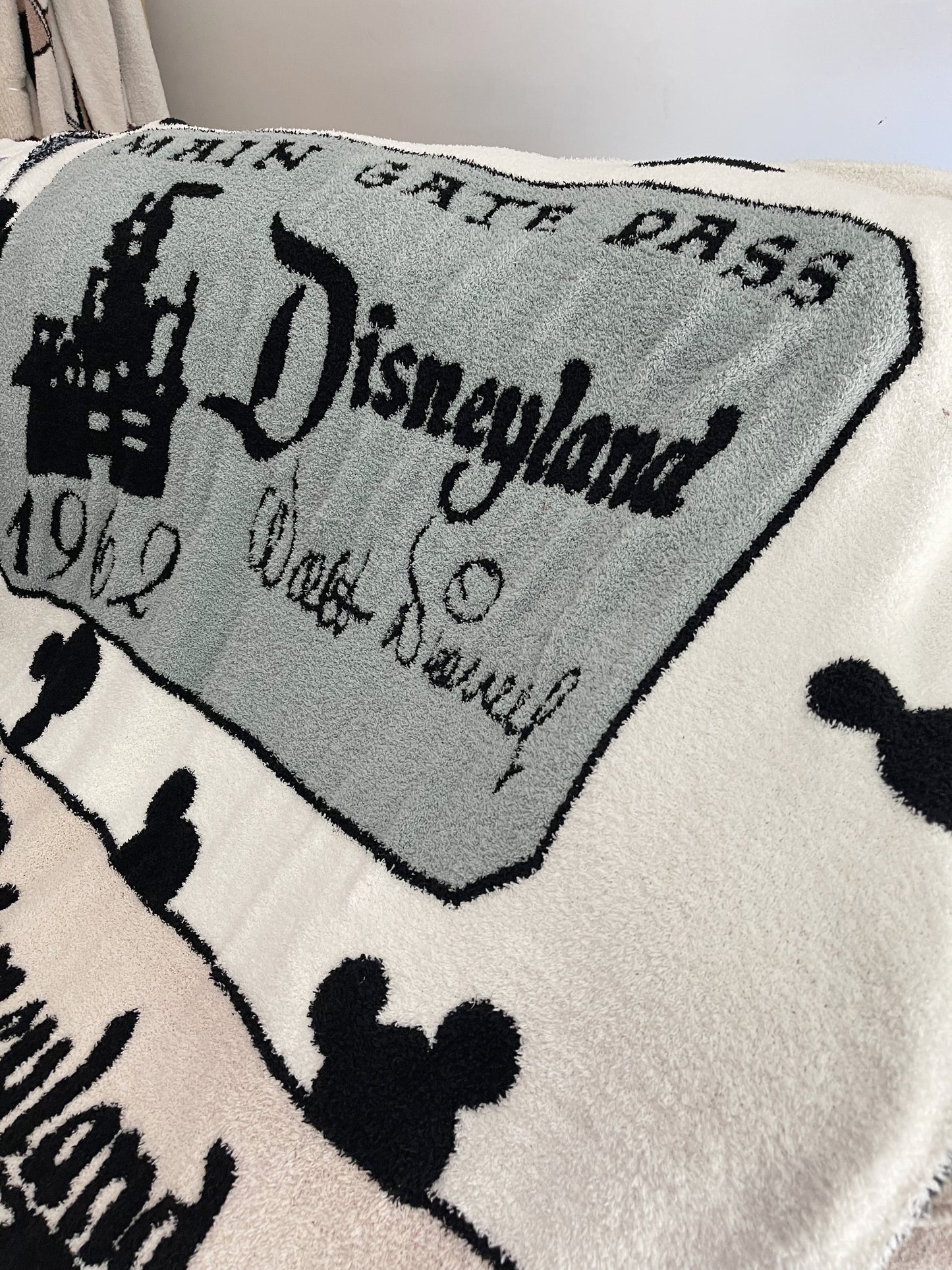 READY TO SHIP - DLR - VINTAGE TICKET KNITED COZY THROW