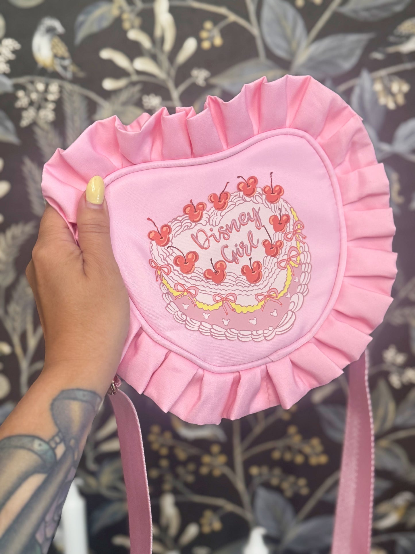 RTS - D I S N E Y GIRL RETRO CAKE - RUFFLE CROSSBODY