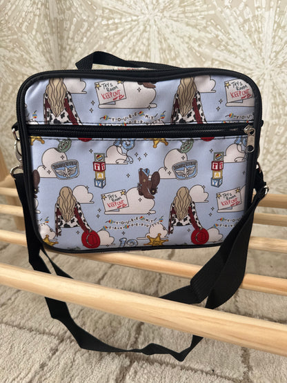 RTS- LUNCH BOX - TAY MEETS TOYS