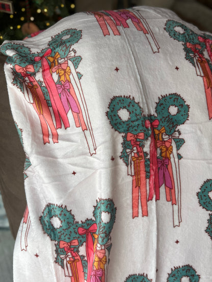 READY TO SHIP - PINK MOUSE WREATH WITH PINK TONES - MINKY BLANKET 50x60"