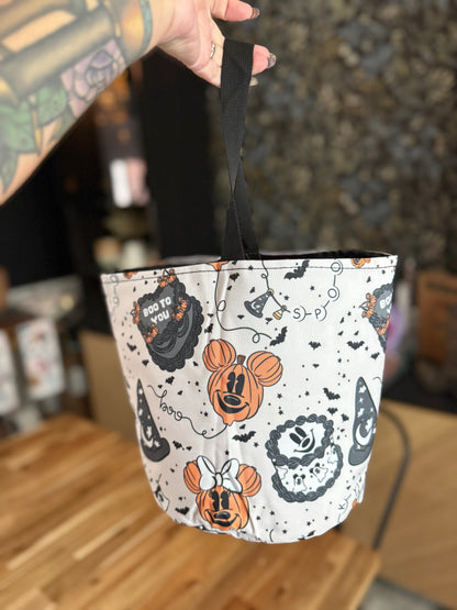 RTS- RETRO CAKE SPOOKY MAGIC - CANDY BUCKET