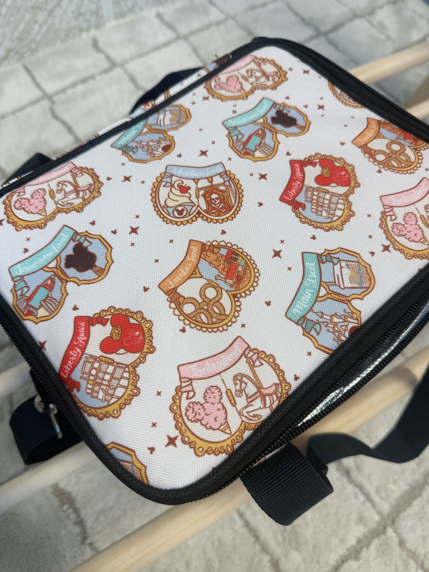 RTS- LUNCH BAG - LANDS & SNACKS