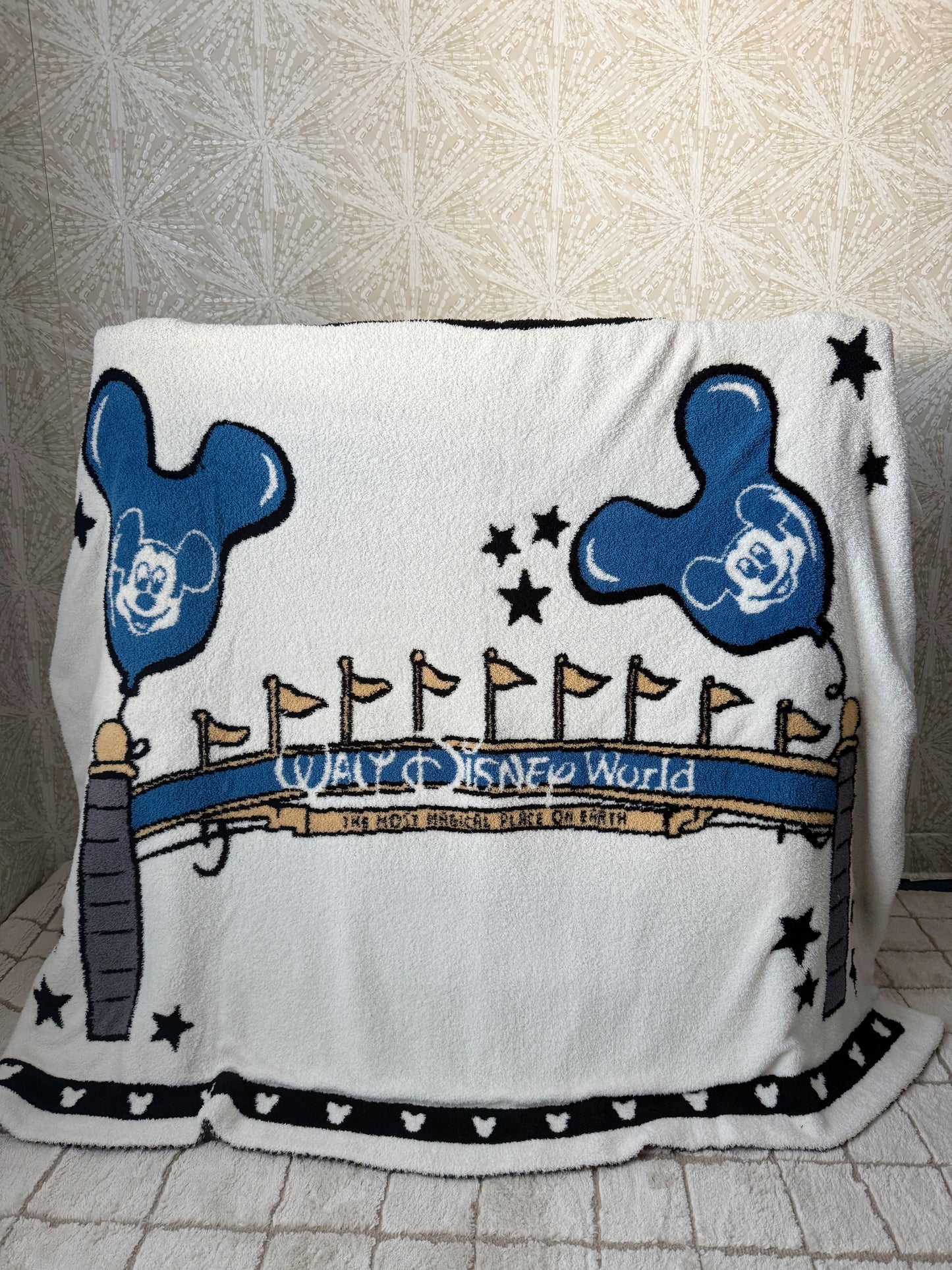 READY TO SHIP - WDW ENTRANCE KNITTED BLANKET 50x60"