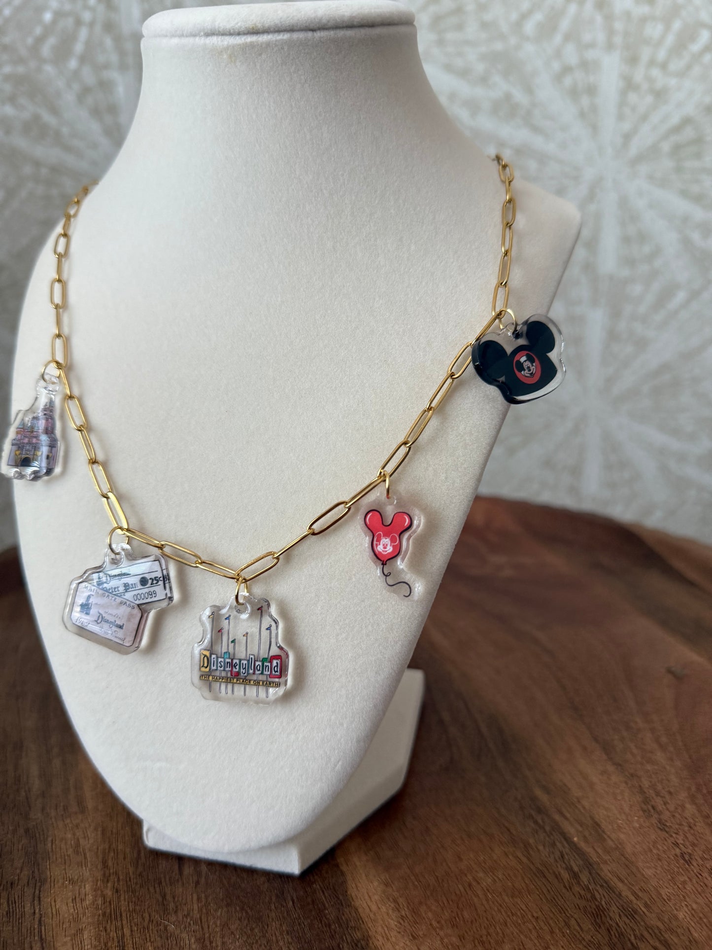 RTS- WEST COAST MAGIC DLR - CHARM NECKLACE (5 CHARMS)