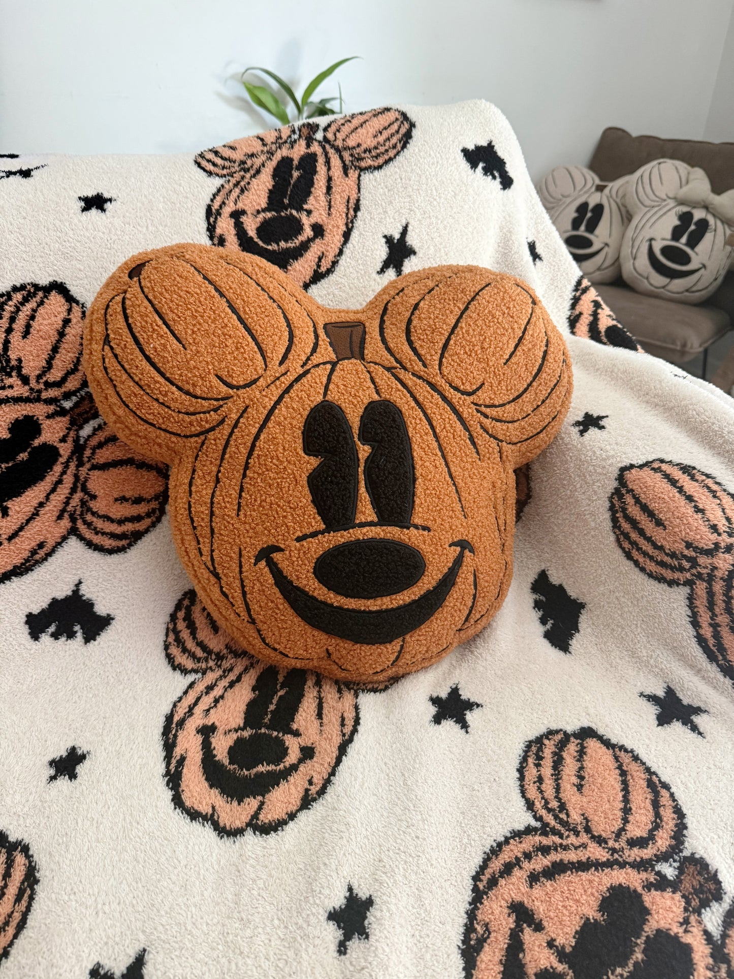 READY TO SHIP - ORANGE MOUSE PUMPKIN PILLOW
