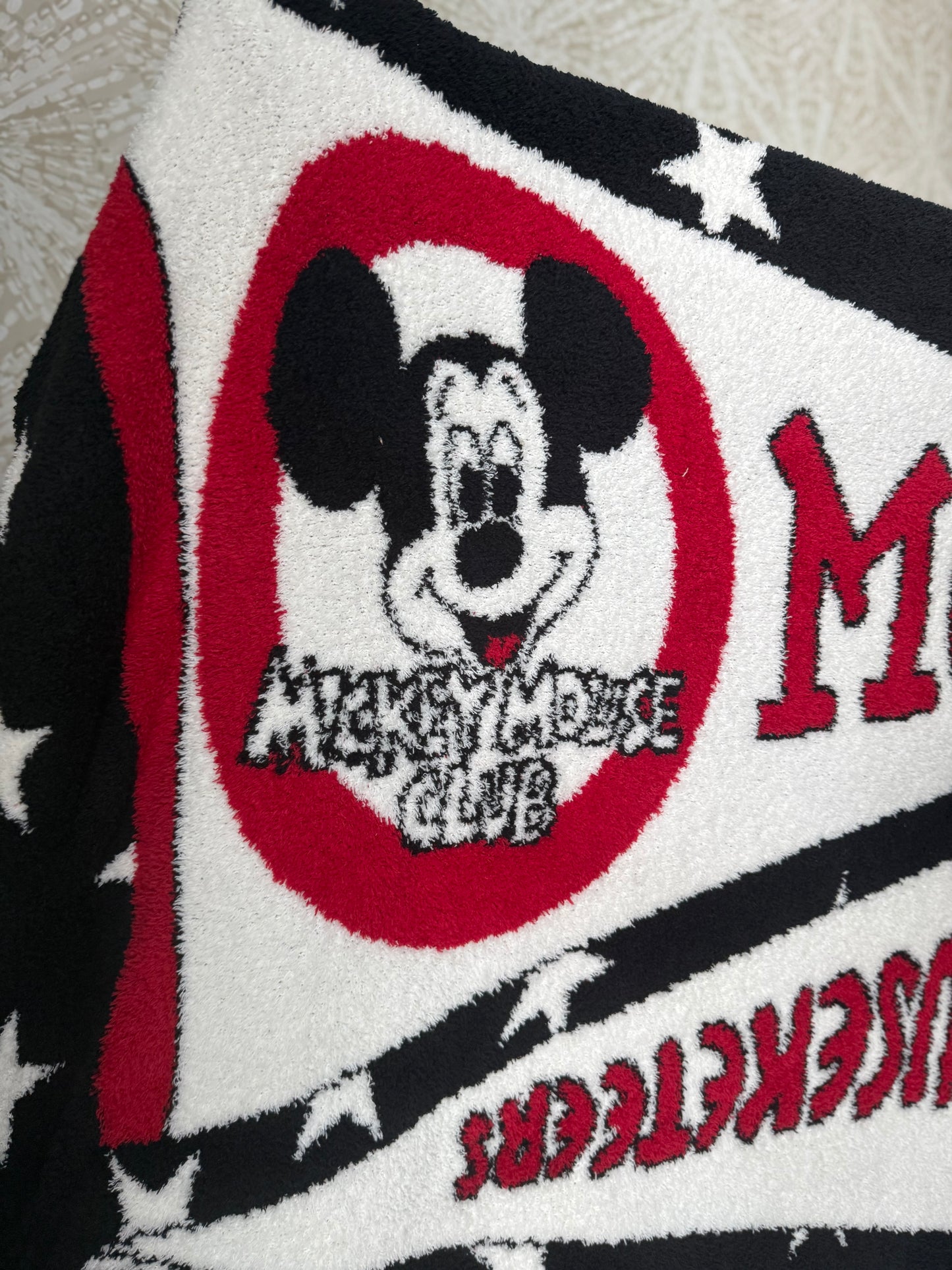 READY TO SHIP - MOUSE CLUB PENNANT FLAG -  KNITTED BLANKET 50x60"