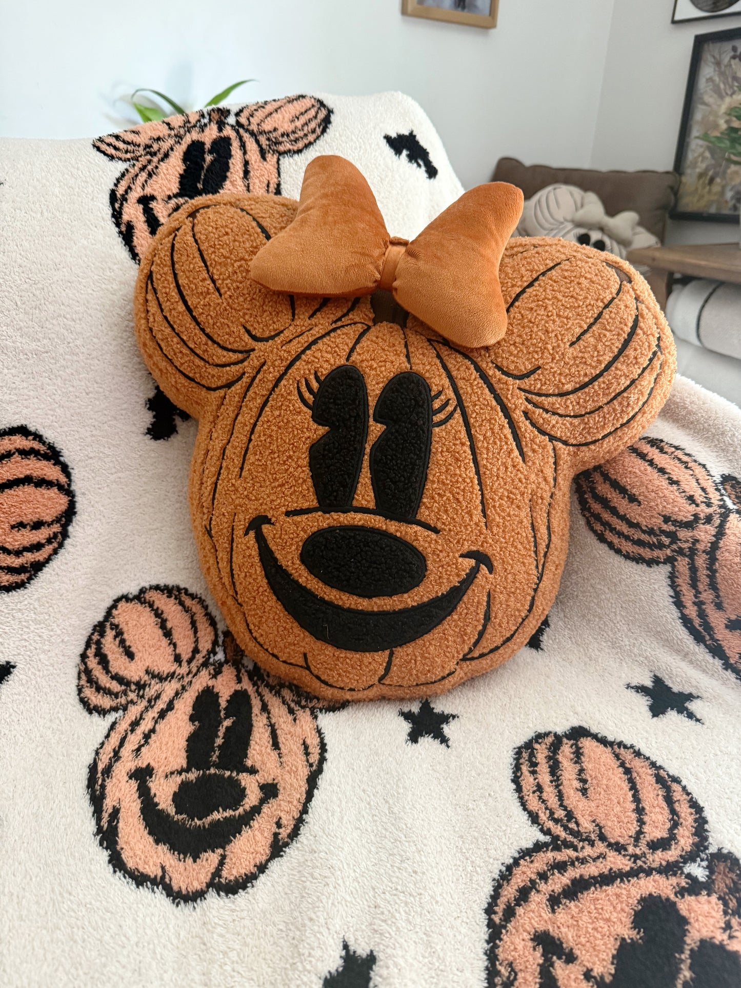 READY TO SHIP - ORANGE MOUSE PUMPKIN PILLOW