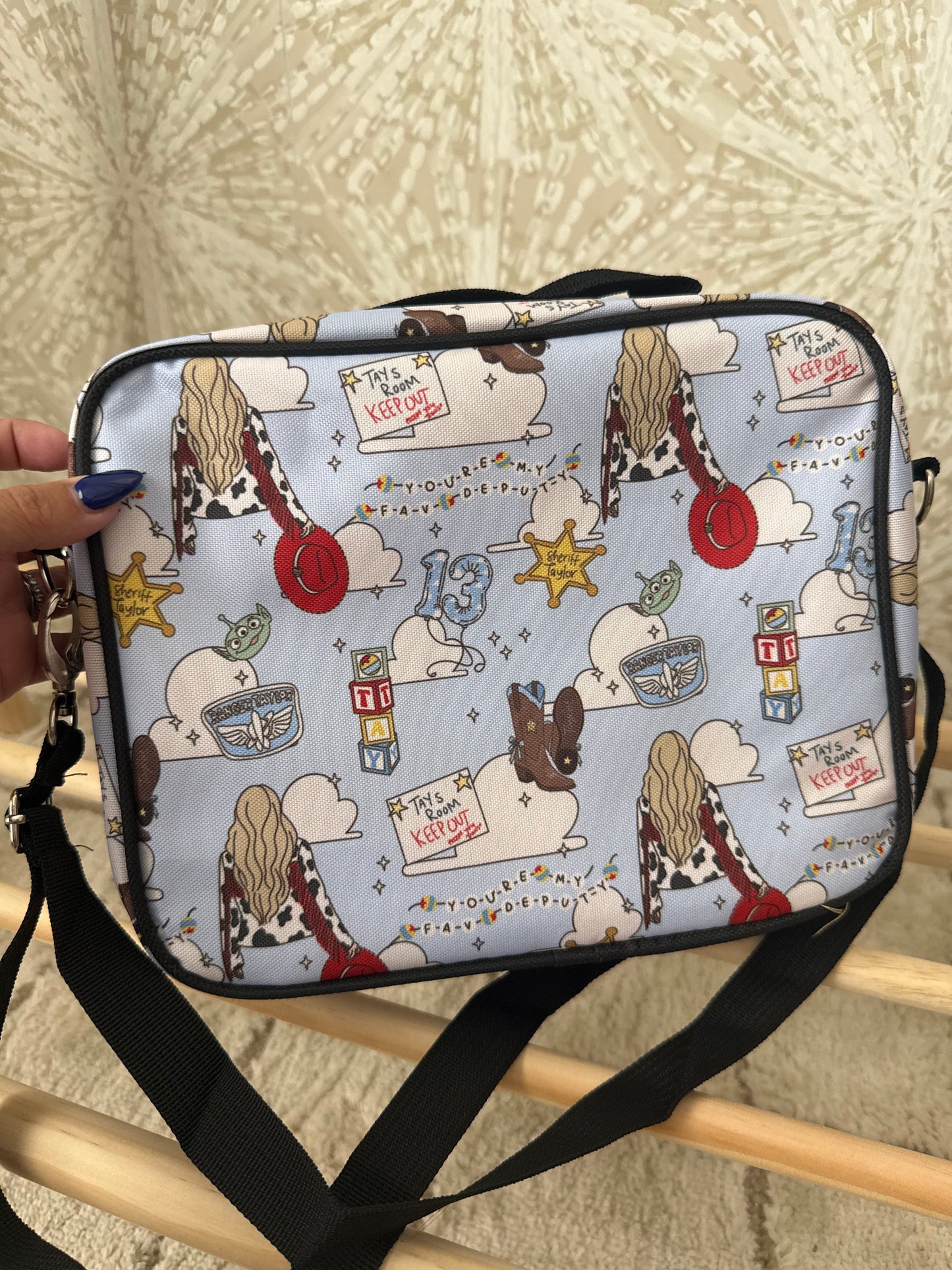 RTS- LUNCH BOX - TAY MEETS TOYS