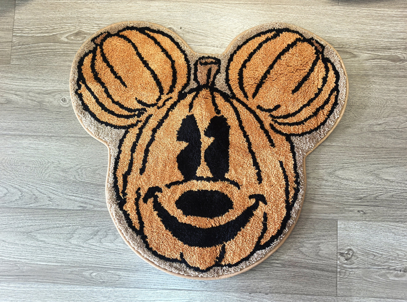 READY TO SHIP - PUMPKIN RUG