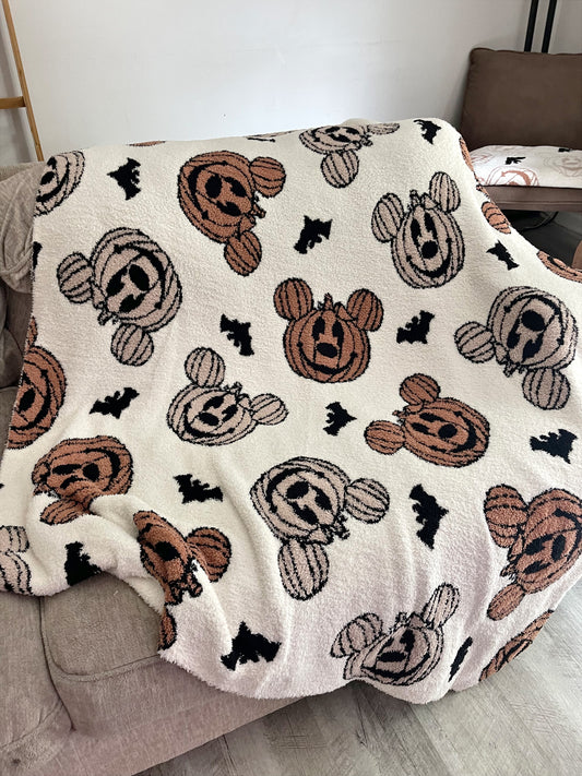 RTS - 2024 PUMPKIN MOUSE FILLED IN COLORS - 50x60" THROW BLANKET