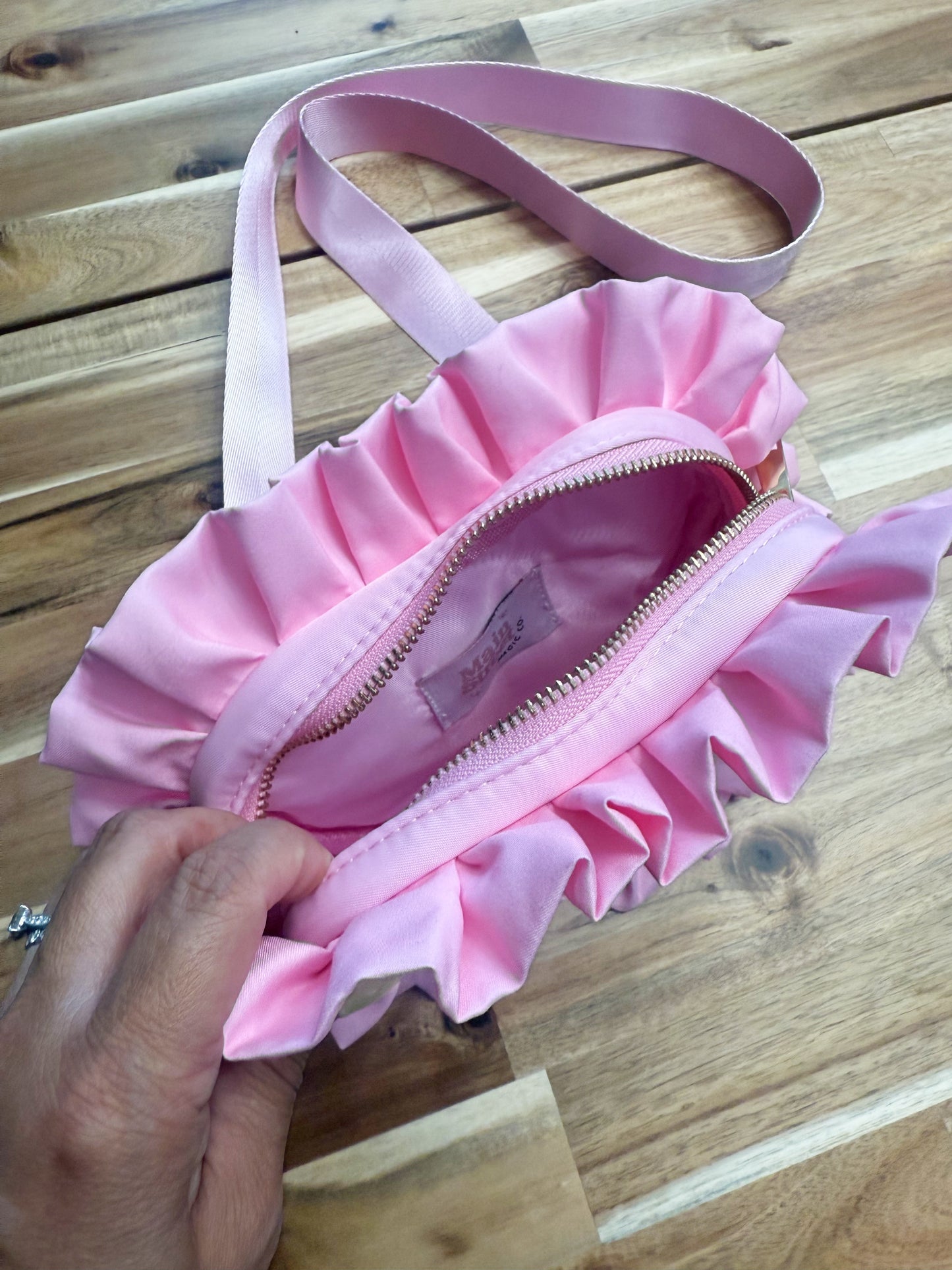 RTS - D I S N E Y GIRL RETRO CAKE - RUFFLE CROSSBODY