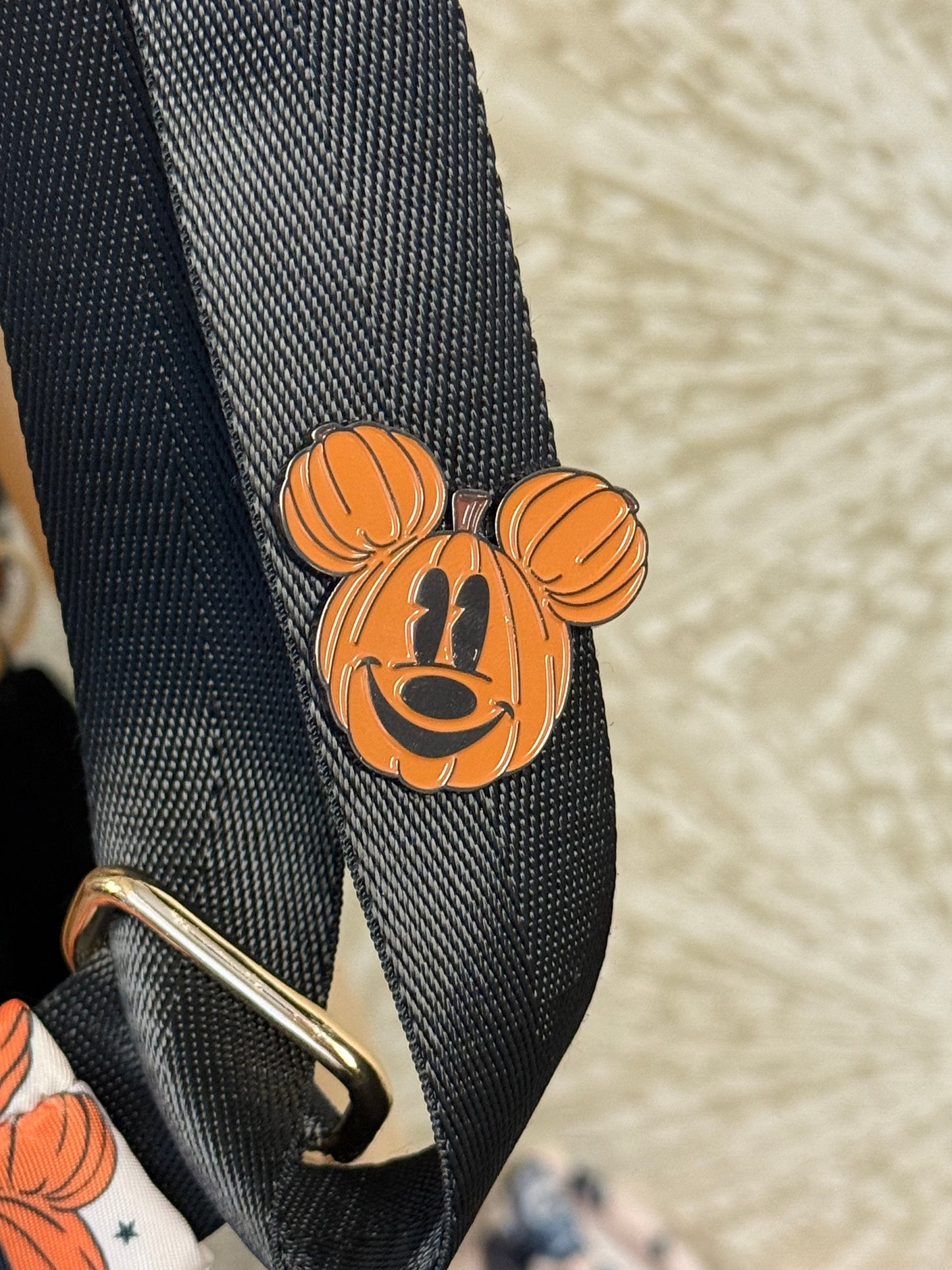 READY TO SHIP - PUMPKIN ENAMEL PIN