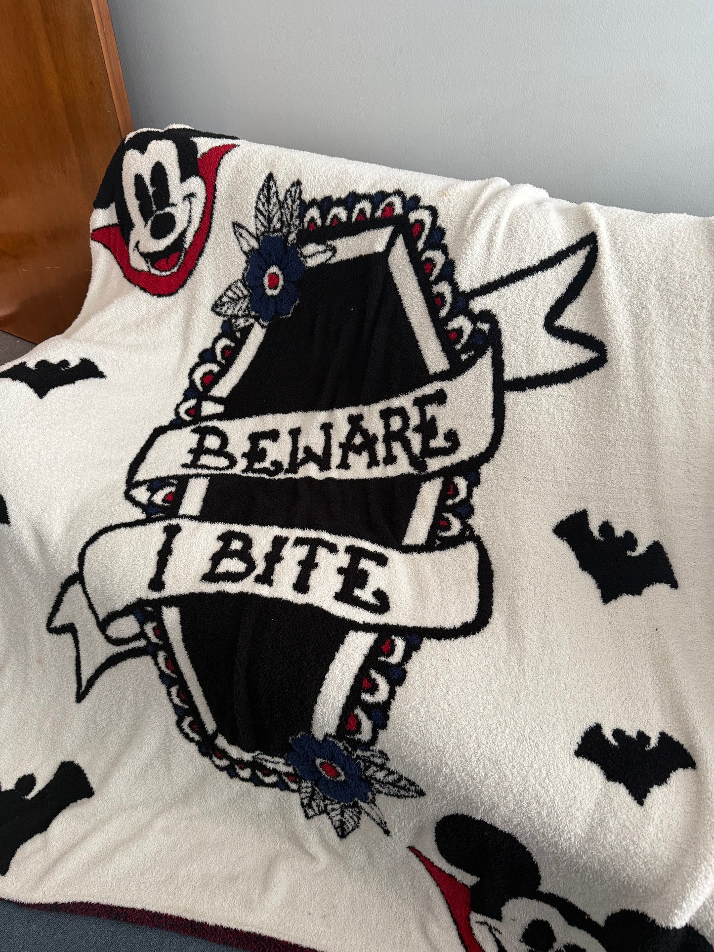 READY TO SHIP - Beware I Bite - 50x60 throw blanket