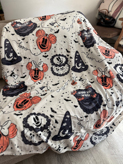 RTS- RETRO CAKE SPOOKY MAGIC- MINKY BLANKET