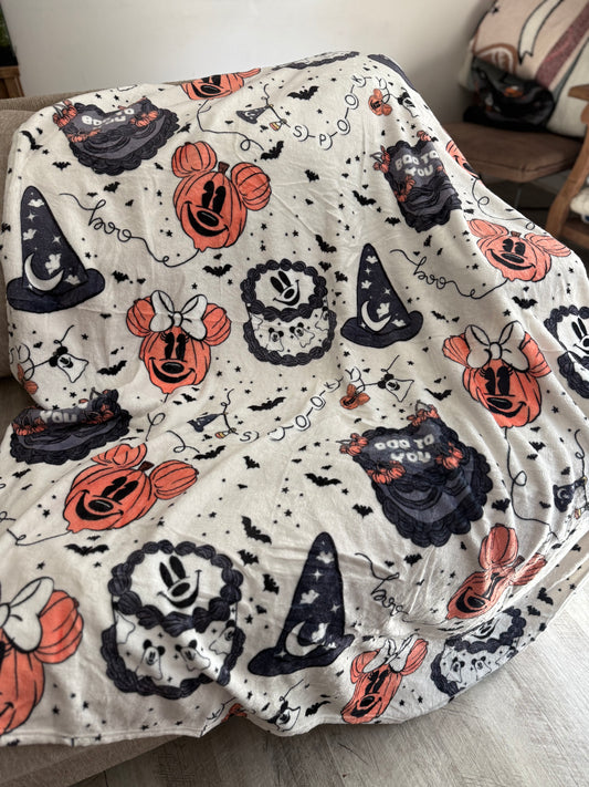 RTS- RETRO CAKE SPOOKY MAGIC- MINKY BLANKET