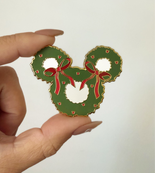 READY TO SHIP - WREATH WITH BOWS - ENAMEL PIN