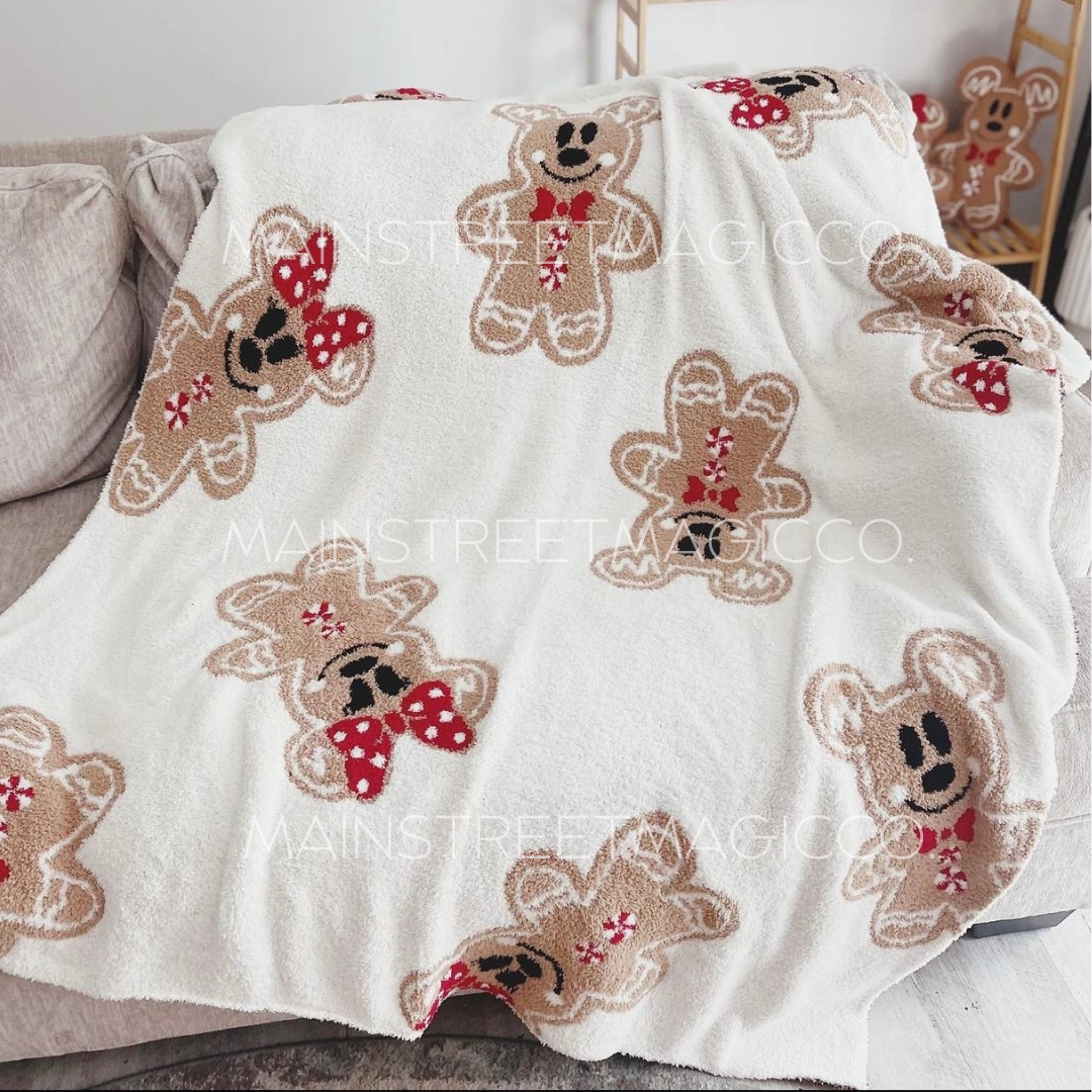 READY TO SHIP - GINGERBREAD MOUSE WHITE BACKGROUND -  KNITTED BLANKET